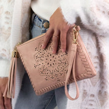 Load image into Gallery viewer, Cameron Clutch - Nude pink
